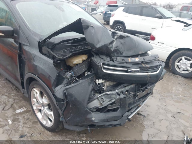 1FMCU9J94EUA65593 Ford Escape Titanium