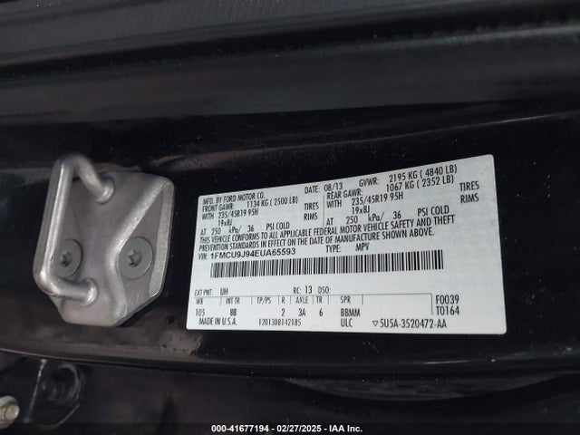 1FMCU9J94EUA65593 Ford Escape Titanium
