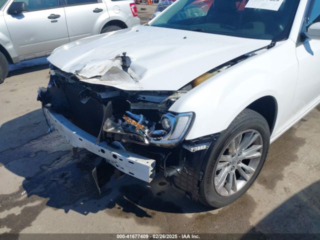 2017 CHRYSLER 300 2C3CCAAG1HH512125 Photo 5