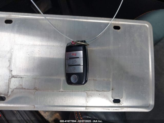 KNDJX3AA8J7533909 KIA Soul !