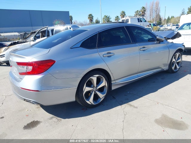 1HGCV1F92JA076522 Honda Accord Touring