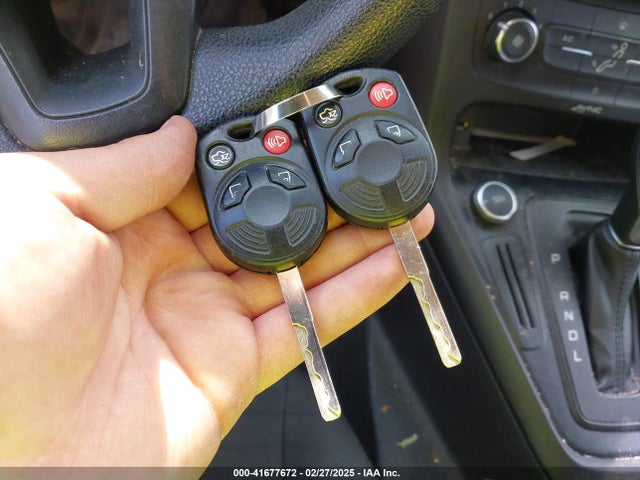 1FADP3K26HL302812 Ford FOCUS SE