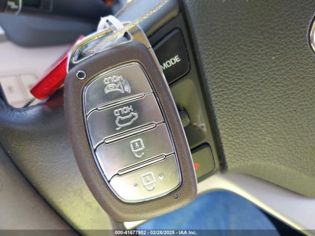 KM8J3CA28JU778288 Hyundai Tucson Value