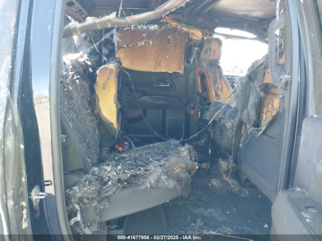 2022 CHEVROLET SILVERADO 1500 3GCUDFEL1NG541850 Photo 7