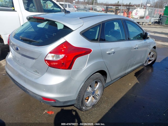 1FADP3K2XEL383521 Ford FOCUS SE