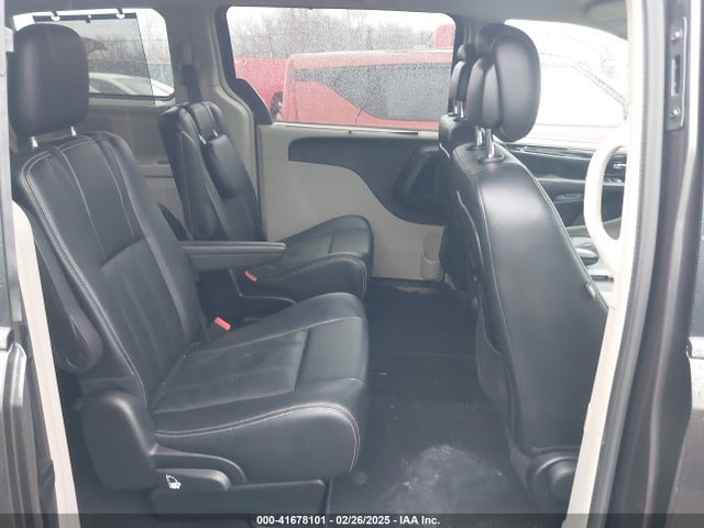 2C4RC1BG8GR166734 Chrysler Town & Country Touring