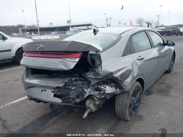 KMHLM4AG7MU126418 Hyundai ELANTRA SEL