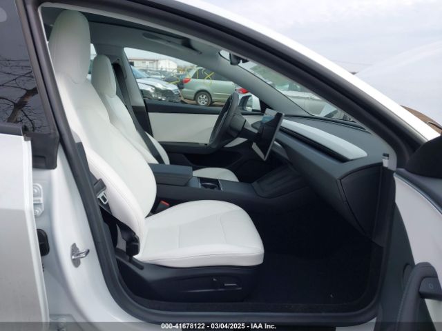 2025 TESLA MODEL 3 5YJ3E1EB3SF899746 Photo 4