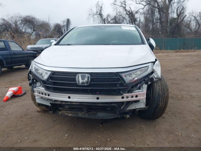 5FNRL6H82RB074384 Honda Odyssey Touring