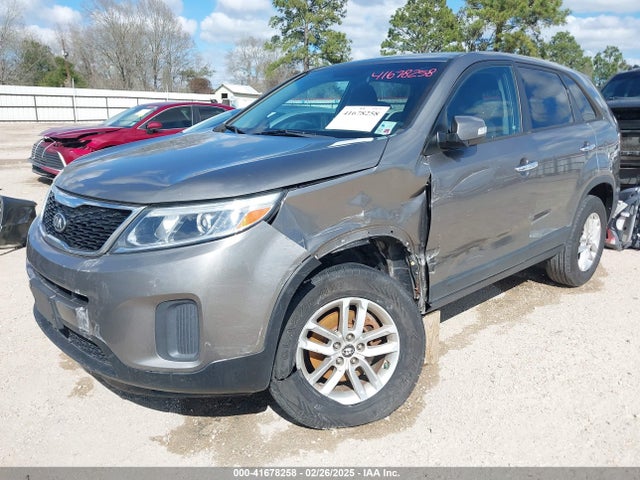 5XYKT3A62EG526880 KIA SORENTO LX