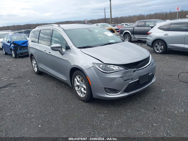 Chrysler Pacifica Touring L 2018 2C4RC1BG8JR128380 головне зображення