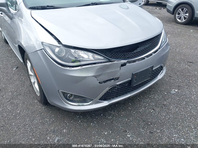 Chrysler Pacifica Touring L 2018 2C4RC1BG8JR128380 Image 6