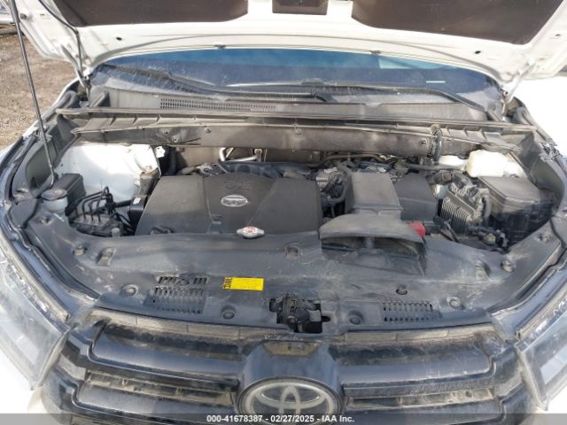5TDJZRFH0JS551331 Toyota Highlander Se