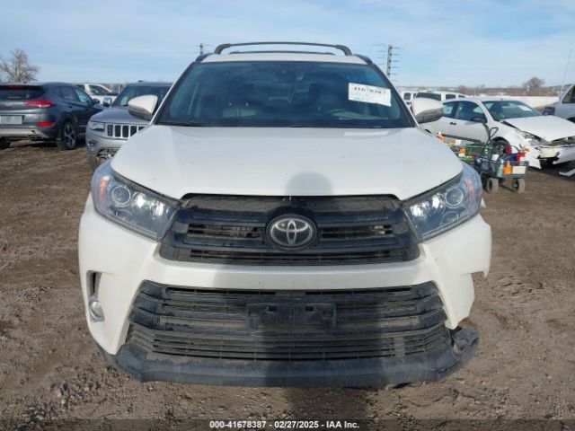 5TDJZRFH0JS551331 Toyota Highlander Se