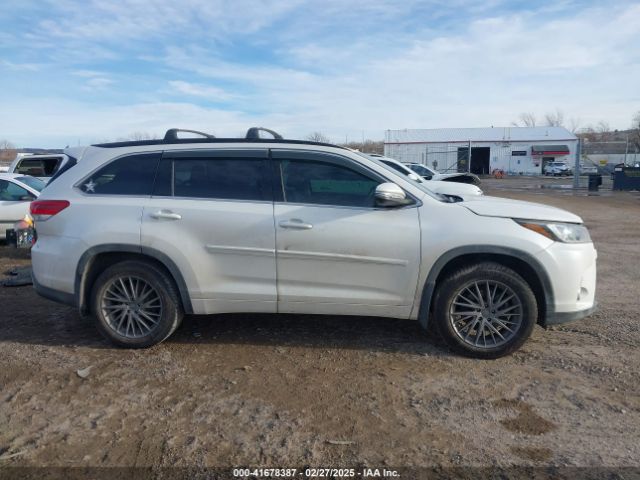 5TDJZRFH0JS551331 Toyota Highlander Se