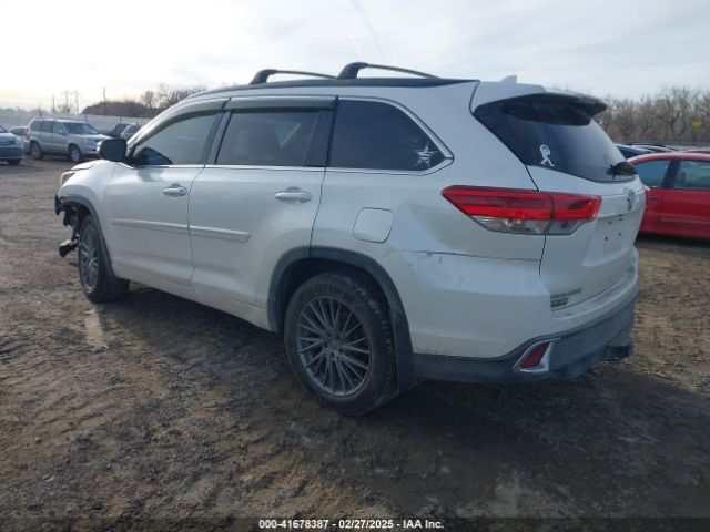 5TDJZRFH0JS551331 Toyota Highlander Se