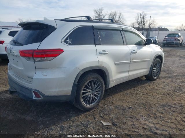 5TDJZRFH0JS551331 Toyota Highlander Se