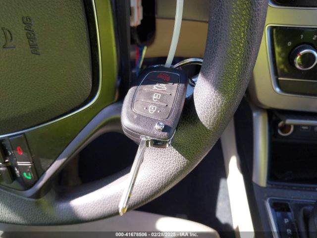 5NPE24AF8FH231881 Hyundai SONATA SE