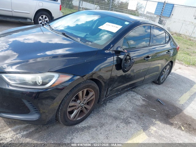 5NPD84LF2HH018421 Hyundai ELANTRA SE