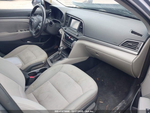 5NPD84LF9HH025396 Hyundai ELANTRA SE