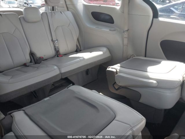 2C4RC1BG8LR283658 Chrysler Pacifica Touring L