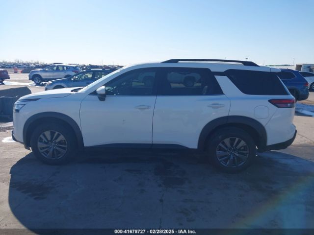 5N1DR3BA6NC213115 Nissan Pathfinder Sv 2wd