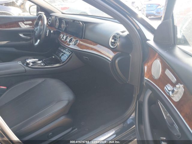2017 MERCEDES-BENZ E 300 WDDZF4KB7HA065015 Photo 4