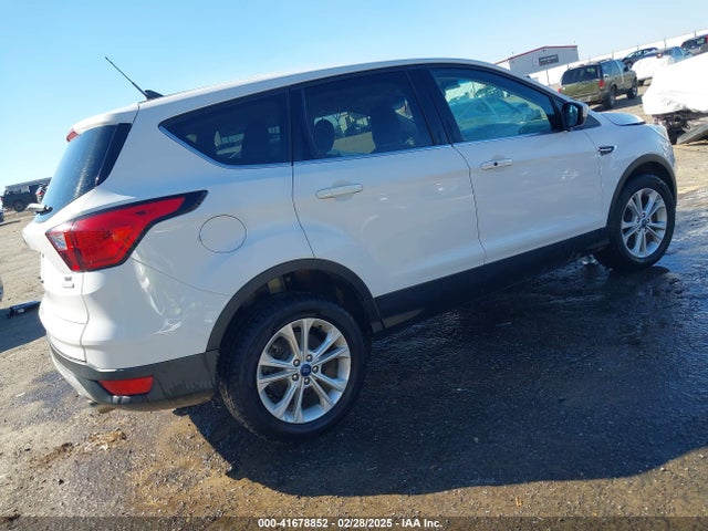 1FMCU0GD8KUA12544 Ford ESCAPE SE