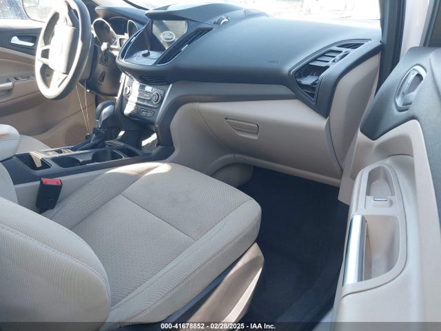 1FMCU0GD8KUA12544 Ford ESCAPE SE