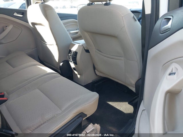 1FMCU0GD8KUA12544 Ford ESCAPE SE