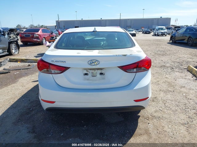 Hyundai ELANTRA SE 2015 5NPDH4AE2FH597501 Image 16