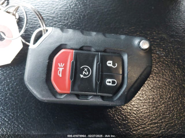 1C4HJXDG5MW614688 Jeep Wrangler Unlimited Sport Altitude 4x4