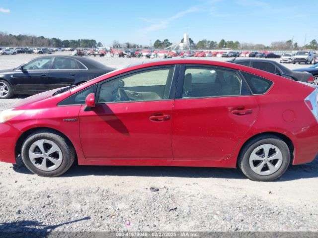 JTDKN3DU3E1748686 Toyota Prius Three