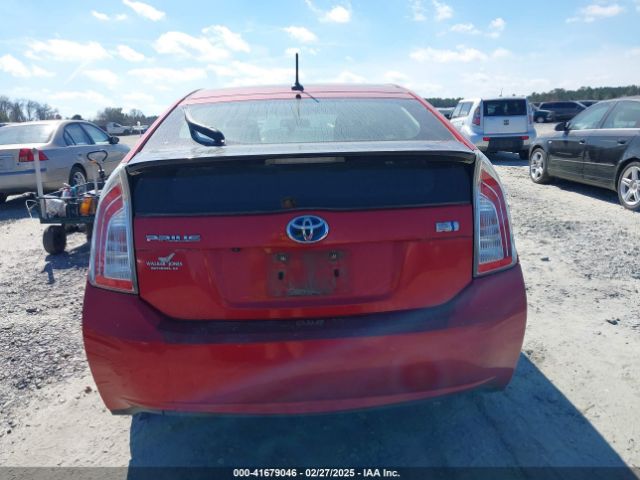 JTDKN3DU3E1748686 Toyota Prius Three