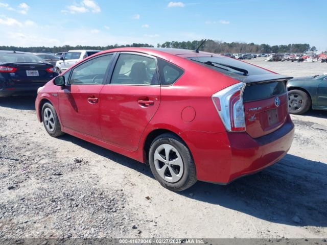 JTDKN3DU3E1748686 Toyota Prius Three