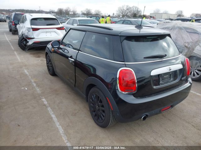 2015 MINI COOPER WMWXM5C5XFT938387 Photo 2