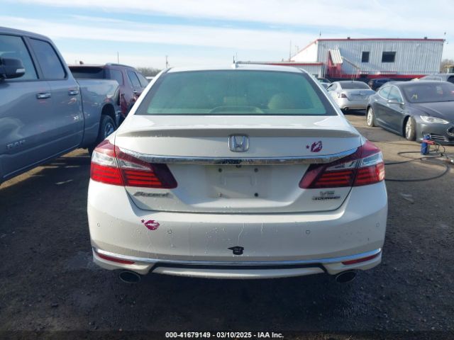 1HGCR3F92GA035476 Honda Accord Touring