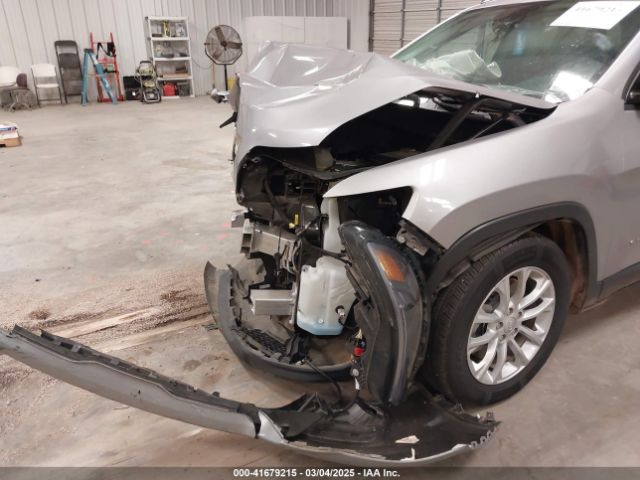 1C4PJLCBXMD121188 Jeep Cherokee Latitude Fwd