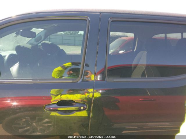 5TFCZ5ANXKX166417 Toyota Tacoma Sr5 V6