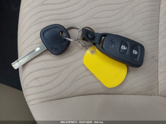 KMHCU4AE0EU700700 Hyundai ACCENT GLS