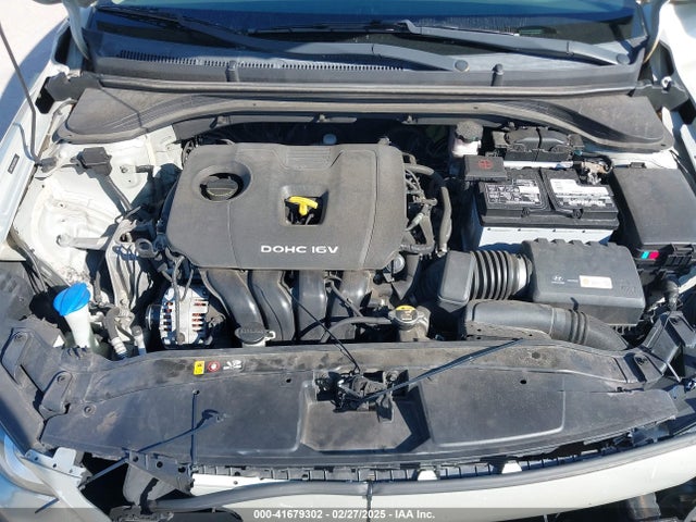 5NPD74LF0JH218416 Hyundai ELANTRA SE