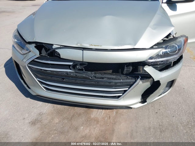 5NPD74LF0JH218416 Hyundai ELANTRA SE