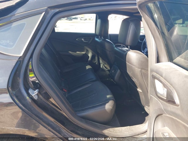 Chrysler 200 S 2015 1C3CCCBG7FN581173 Image 8