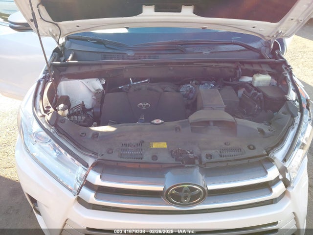 Toyota Highlander Xle 2018 5TDJZRFH3JS828764 Image 10
