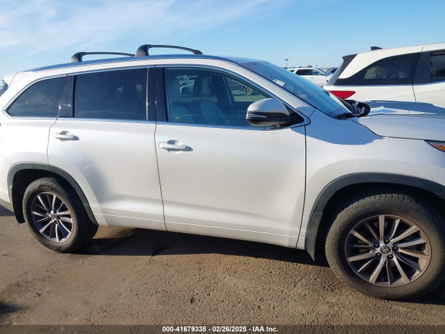 Toyota Highlander Xle 2018 5TDJZRFH3JS828764 Image 13