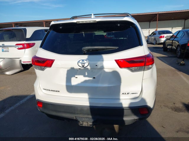 Toyota Highlander Xle 2018 5TDJZRFH3JS828764 Image 16