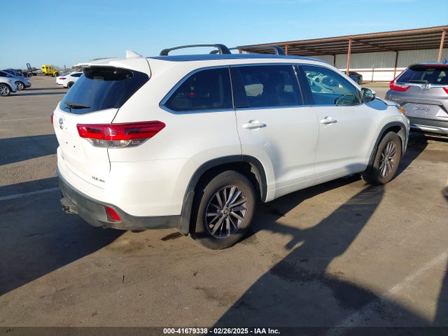 Toyota Highlander Xle 2018 5TDJZRFH3JS828764 Image 4