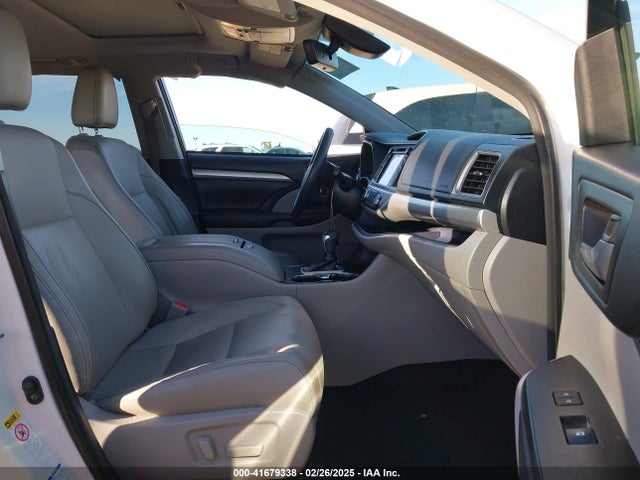 Toyota Highlander Xle 2018 5TDJZRFH3JS828764 Image 5
