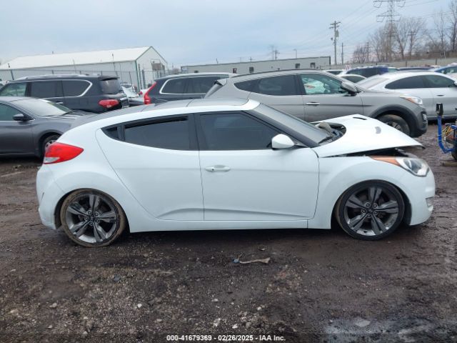 KMHTC6AD7EU201432 Hyundai Veloster Base W/gray