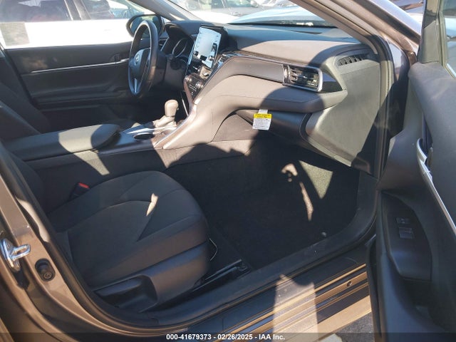 4T1R11AK6RU880469 Toyota CAMRY LE